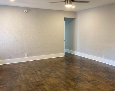 45-48 E Cliveden Street - Photo Thumbnail 8