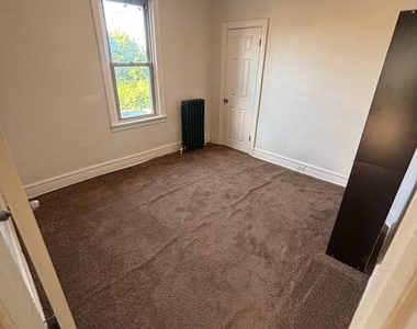3263 N Etting Street - Photo Thumbnail 8