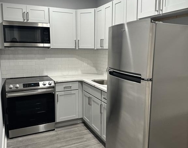 200-205 W Sedgwick Street - Photo Thumbnail 21