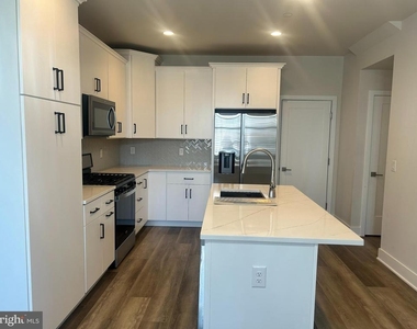 1105 Morton Alley - Photo Thumbnail 3