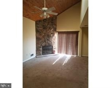 443 Brown Briar Circle - Photo Thumbnail 2