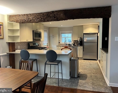 39 Van Leer Avenue - Photo Thumbnail 14