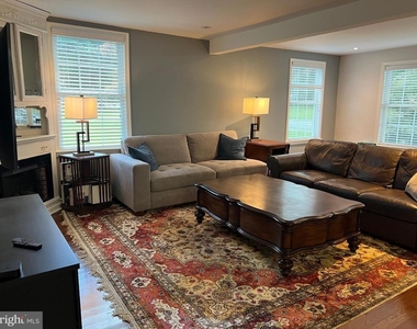 39 Van Leer Avenue - Photo Thumbnail 19