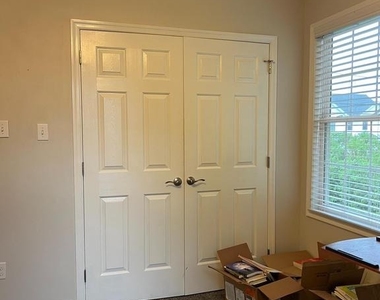 39 Van Leer Avenue - Photo Thumbnail 9