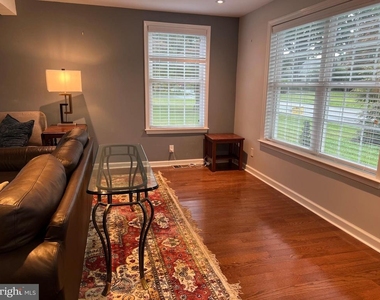 39 Van Leer Avenue - Photo Thumbnail 20