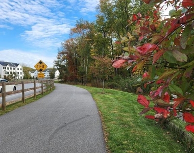 130 Arcadia Way - Photo Thumbnail 24