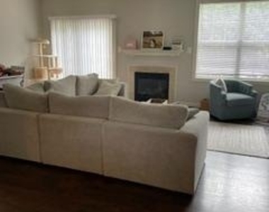 345 Oxer Ct - Photo Thumbnail 3