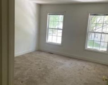 345 Oxer Ct - Photo Thumbnail 6