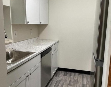 1216 Ravens Crest Drive - Photo Thumbnail 4