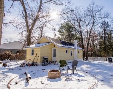 244 Nelson Avenue - Photo Thumbnail 5