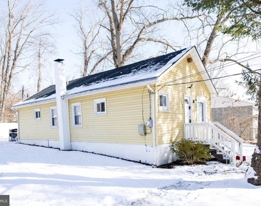244 Nelson Avenue - Photo Thumbnail 3