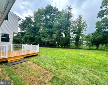 1104 Hudson Avenue - Photo Thumbnail 7