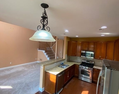 21 Kingswood Court - Photo Thumbnail 8