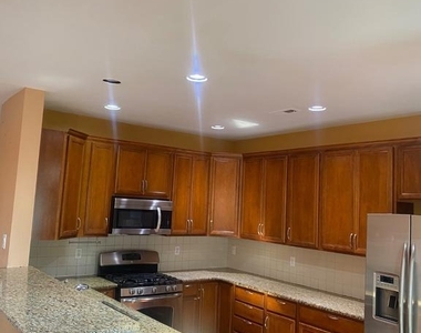 21 Kingswood Court - Photo Thumbnail 7