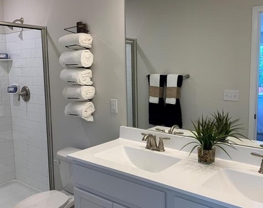 92 Peregrine Way - Photo Thumbnail 16