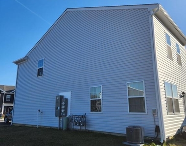 92 Peregrine Way - Photo Thumbnail 10