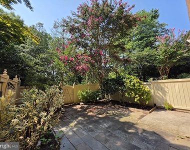 5814 Tudor Lane - Photo Thumbnail 30
