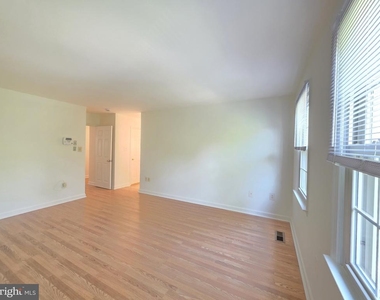 5814 Tudor Lane - Photo Thumbnail 18