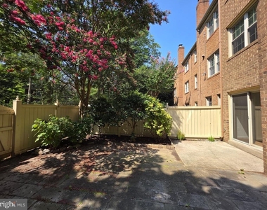 5814 Tudor Lane - Photo Thumbnail 31