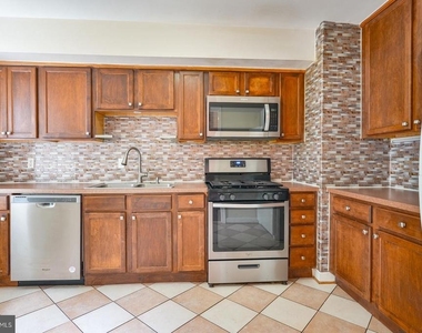 786 Quince Orchard Boulevard - Photo Thumbnail 3