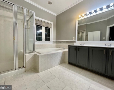 12402 Falconbridge Drive - Photo Thumbnail 7