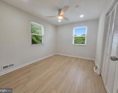 220 University Boulevard E - Photo Thumbnail 8
