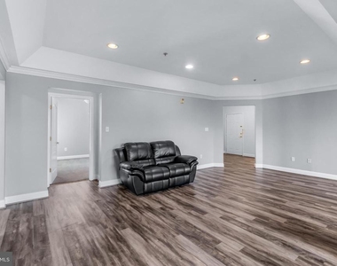 5900 Great Star Drive - Photo Thumbnail 11