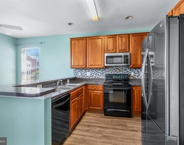 5900 Great Star Drive - Photo Thumbnail 5