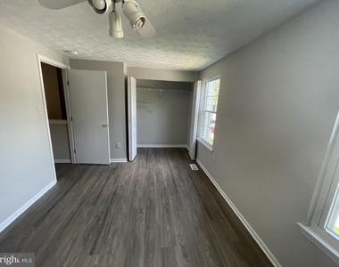 9412 Chippenham Drive - Photo Thumbnail 9