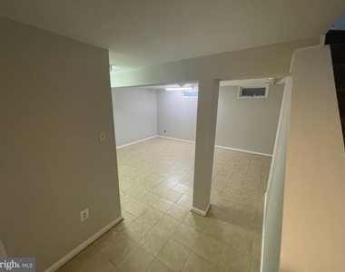 9412 Chippenham Drive - Photo Thumbnail 12
