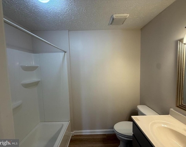 900 Cedar Crest Court - Photo Thumbnail 11