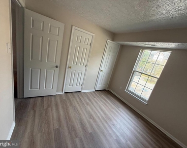 900 Cedar Crest Court - Photo Thumbnail 5