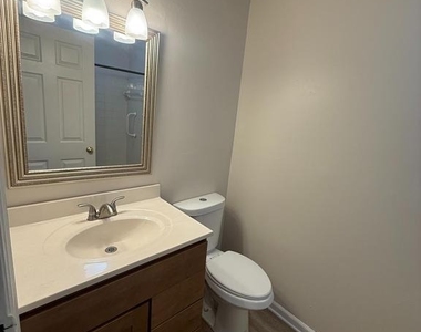 900 Cedar Crest Court - Photo Thumbnail 14