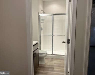 1726 Evansberry Dr - Photo Thumbnail 12