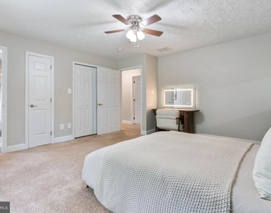 12418 Red Rock Court - Photo Thumbnail 15