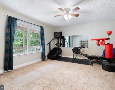 12418 Red Rock Court - Photo Thumbnail 17