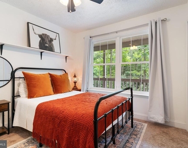 12418 Red Rock Court - Photo Thumbnail 11