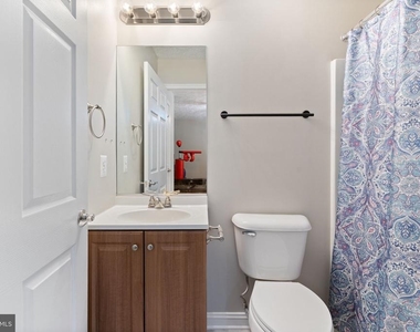 12418 Red Rock Court - Photo Thumbnail 19
