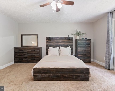 12418 Red Rock Court - Photo Thumbnail 14