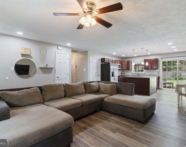12418 Red Rock Court - Photo Thumbnail 5