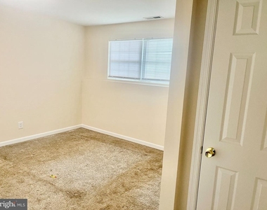 380 Sollers Wharf Road - Photo Thumbnail 13