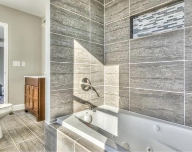 1046 W Lombard Street - Photo Thumbnail 5