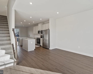 837 Lennox Street - Photo Thumbnail 5