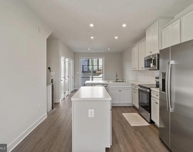 837 Lennox Street - Photo Thumbnail 1