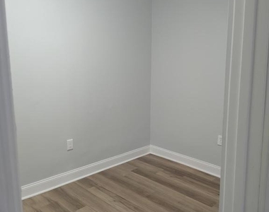 1114 N Bond Street - Photo Thumbnail 2