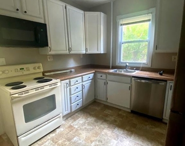 421 E Lake Avenue - Photo Thumbnail 6