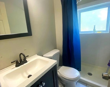 421 E Lake Avenue - Photo Thumbnail 9