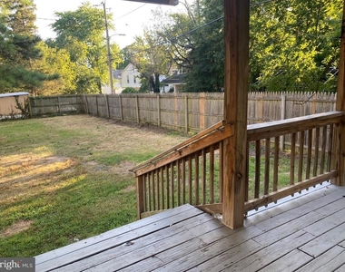 421 E Lake Avenue - Photo Thumbnail 8
