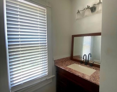 421 E Lake Avenue - Photo Thumbnail 11