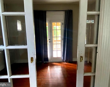 421 E Lake Avenue - Photo Thumbnail 2